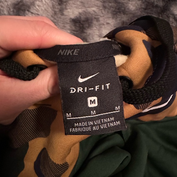 Camo dri fit nike hoodie - Picture 2 of 3